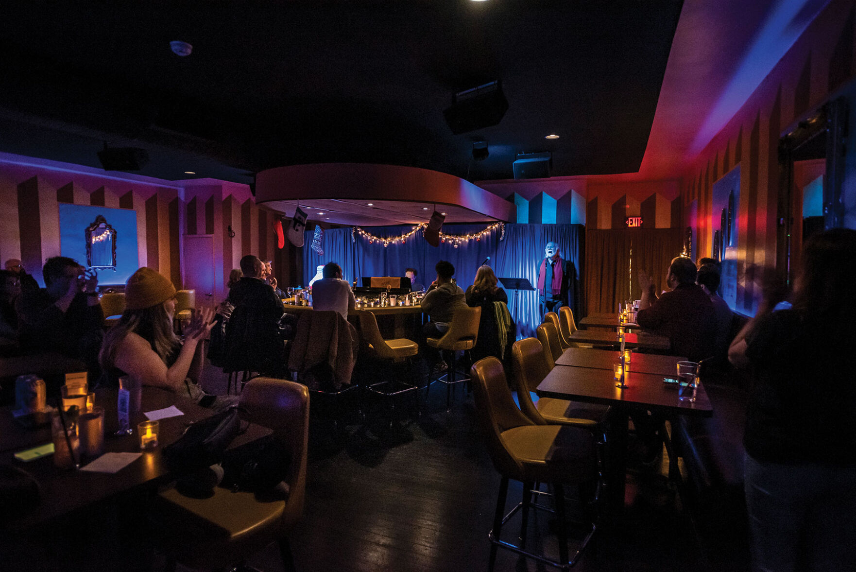 Sid'sGold-Room-8455.jpg